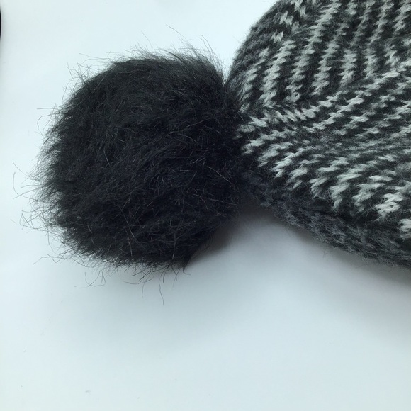 Winter black & Grey Whool Cuffed Winter Hat. - Picture 10 of 10